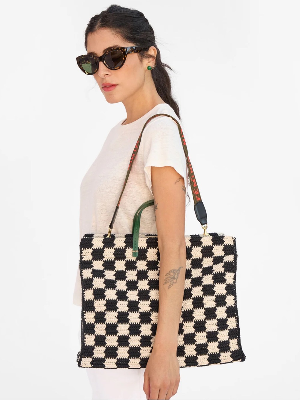 ✨Claire V Tote✨